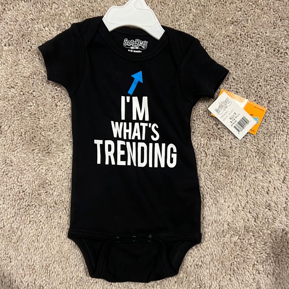 6-12 month Baby Onesie “I’m What’s Trending”